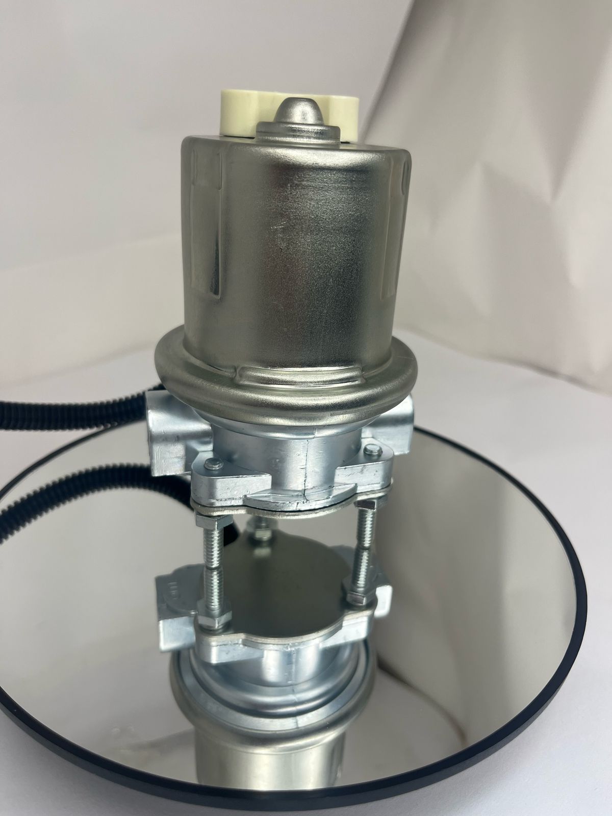 Z5137 - BOMBA ALIMENTADORA ELETRICA - COLHEITADEIRA - CASE: 84432306